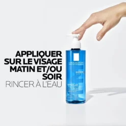 Application du gel moussant Effaclar de La Roche-Posay matin et soir.