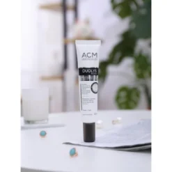 Soin hydratant anti-âge ACM Duolys Riche 40 ml en ambiance