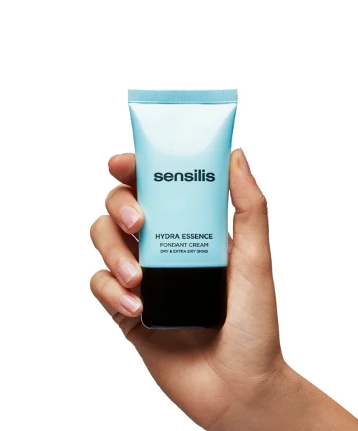 Tube de crème fondante Sensilis Hydra Essence tenu en main