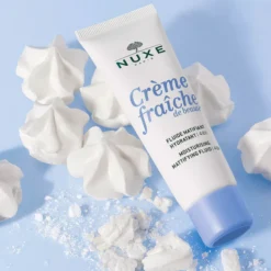 Fluide Matifiant Crème Fraîche de Beauté de Nuxe avec meringues en décoration