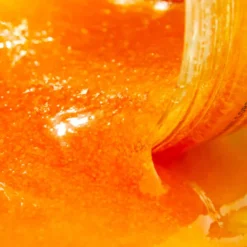 Texture du Gommage Nourrissant Corps Nuxe Rêve de Miel