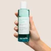 Tonique purifiant Sensilis Purify Balancing tenu en main