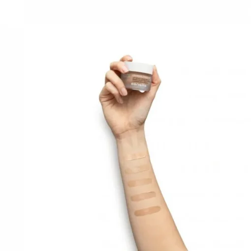 Test des teintes du maquillage Sensilis Upgrade sur le bras