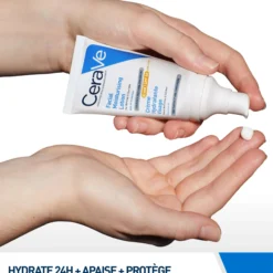 Crème hydratante CeraVe pour peaux normales à très sèches, offrant une hydratation 24h.